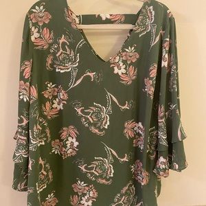 PLUS floral blouse 3/4 sleeves